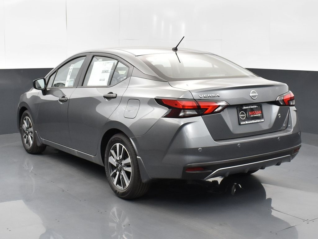 2025 Nissan Versa 1.6 S photo 5