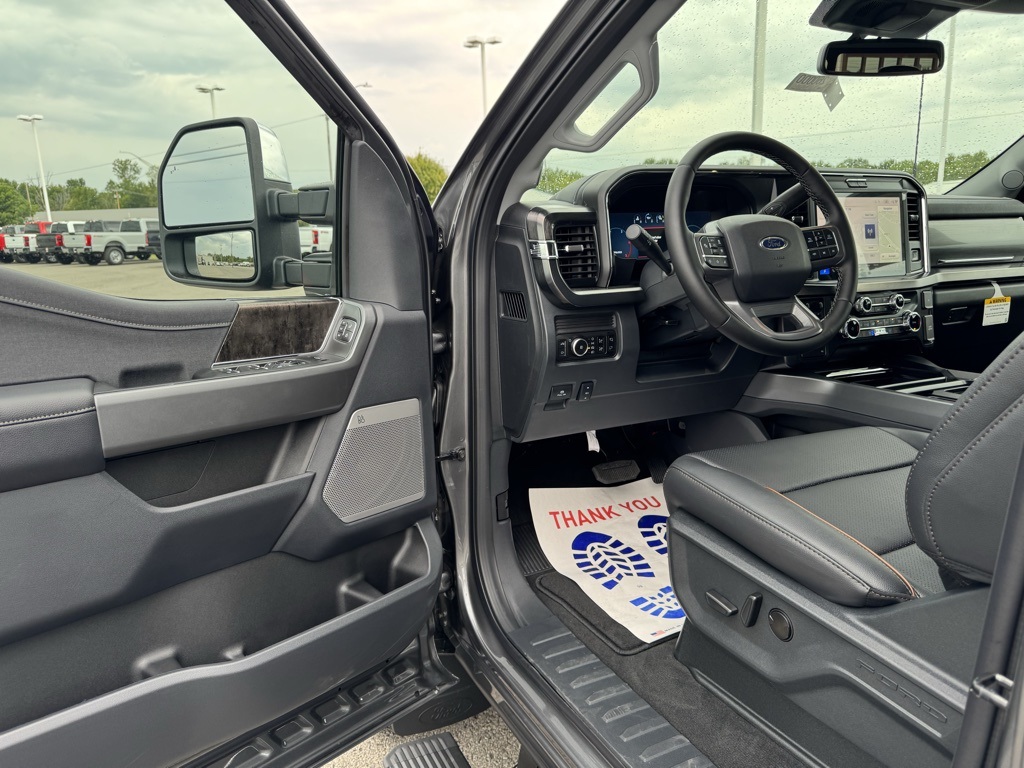 2026 Ford F-350 photo 9