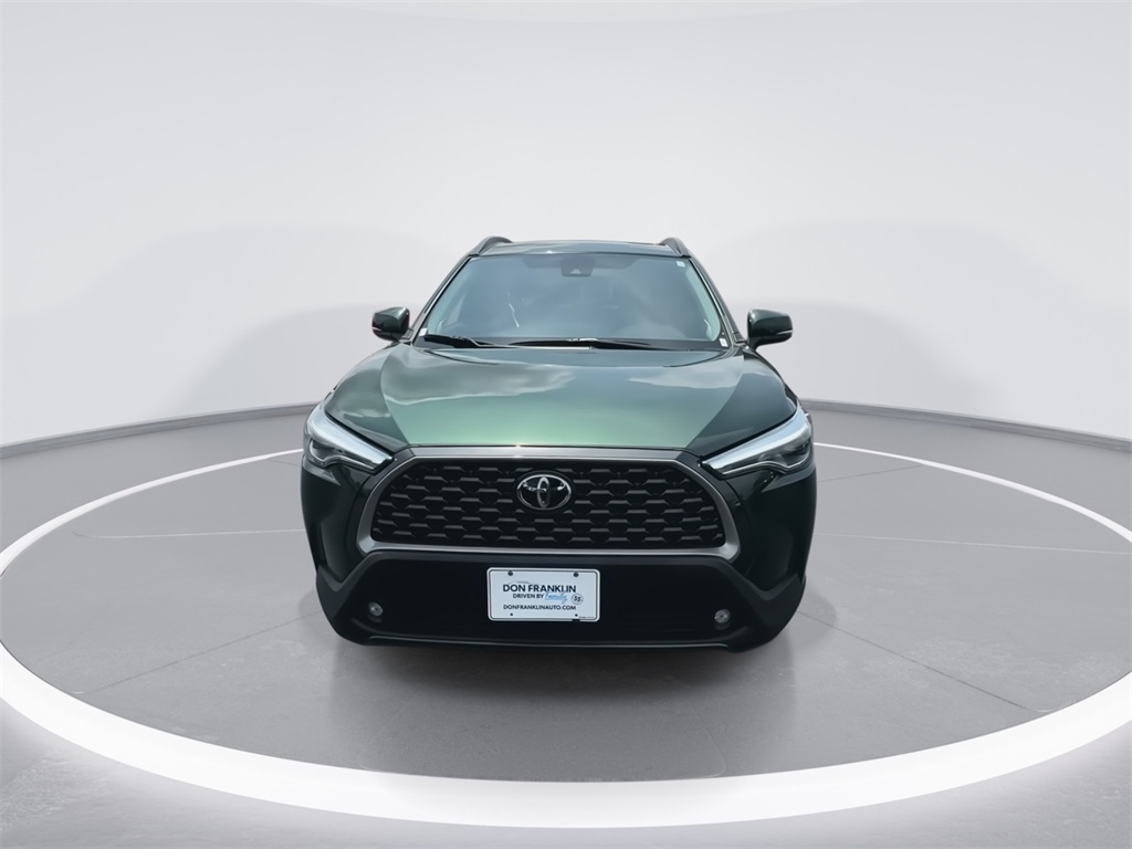 2022 Toyota Corolla Cross XLE photo 3