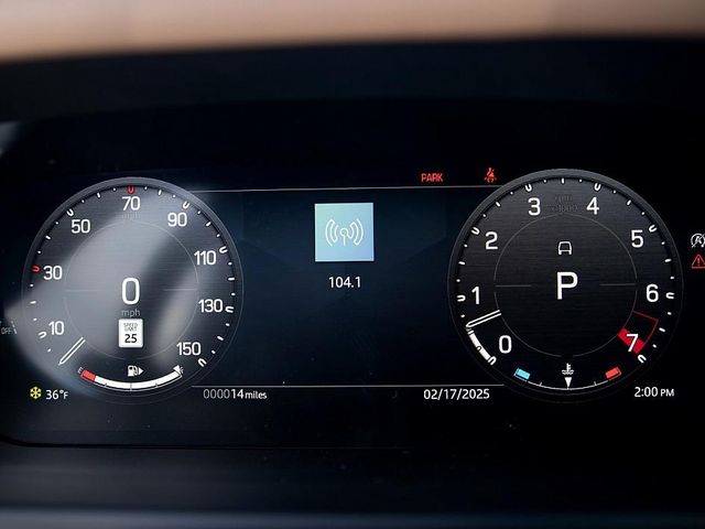 2025 Land Rover Defender 110 V8 photo 22