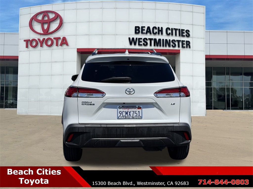 2022 Toyota Corolla Cross LE photo 10