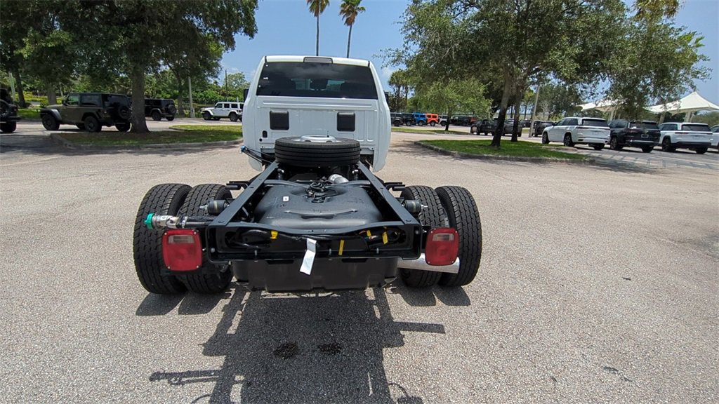 2026 Ram 5500 Tradesman photo 3