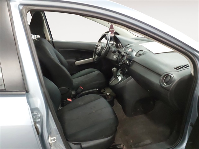 2013 Mazda Mazda2 Sport photo 14