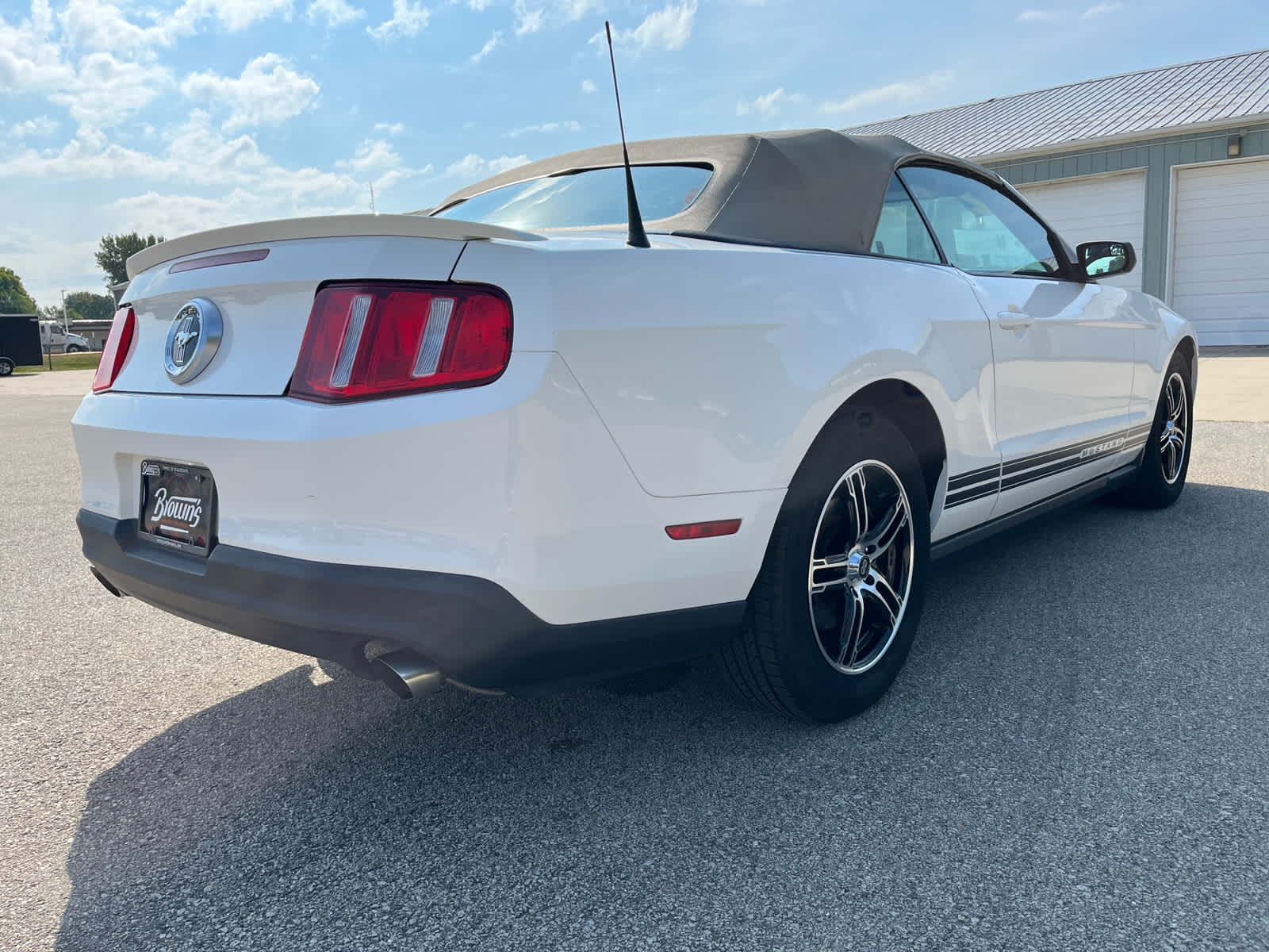 2012 Ford Mustang V6 Premium photo 6