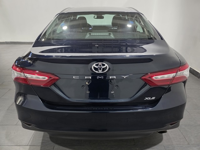 2018 Toyota Camry XLE photo 4