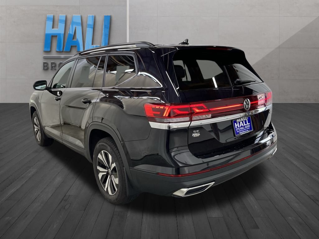 2024 Volkswagen Atlas SE photo 3