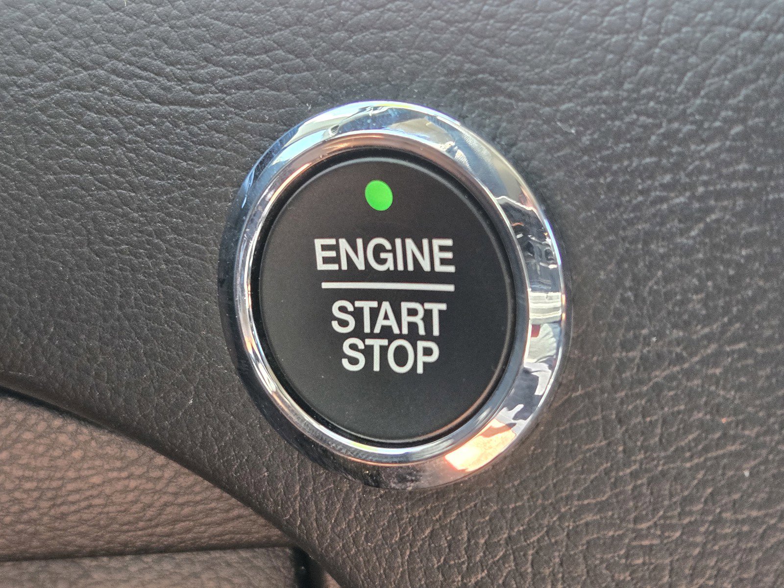 2022 Ford Edge SEL photo 24
