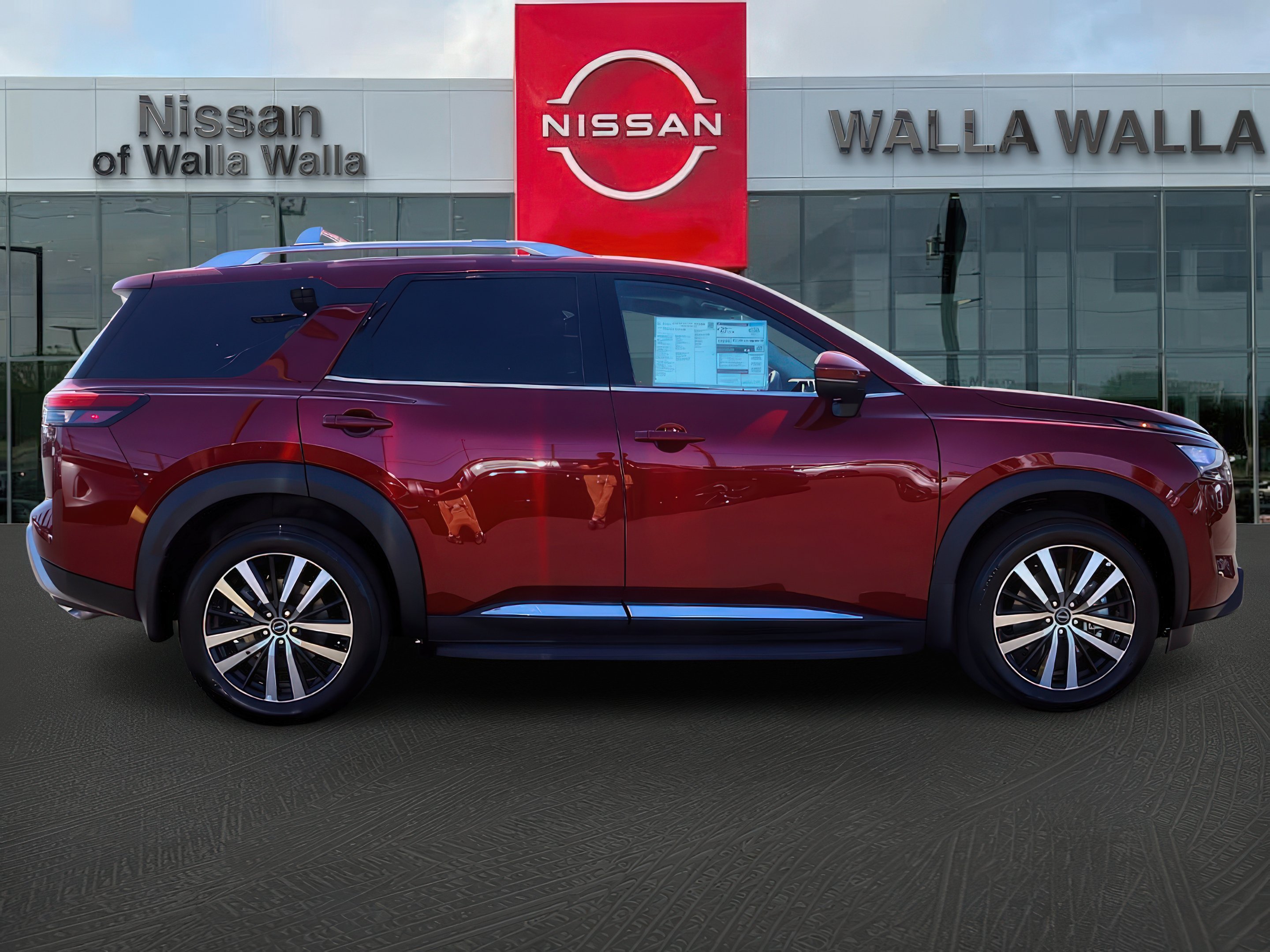 2025 Nissan Pathfinder Platinum photo 6