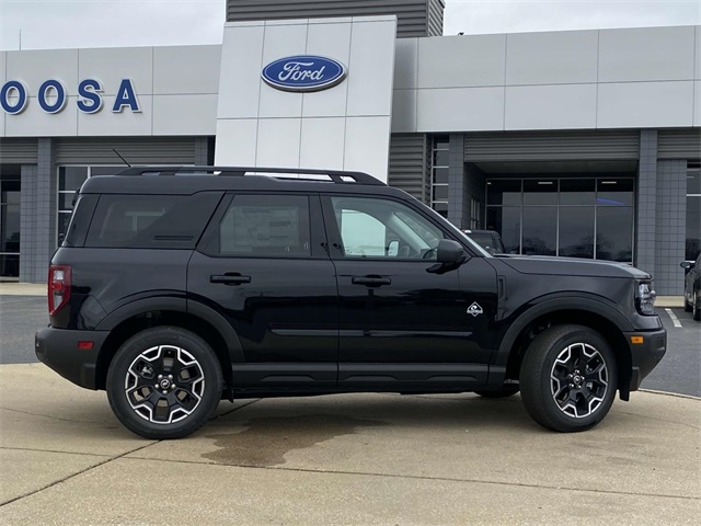 2025 Ford Bronco Sport Outer Banks photo 2