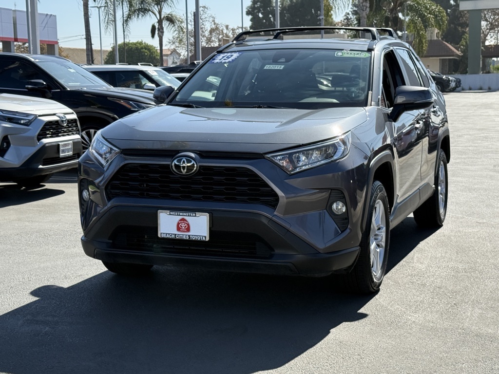 2019 Toyota RAV4 XLE photo 2