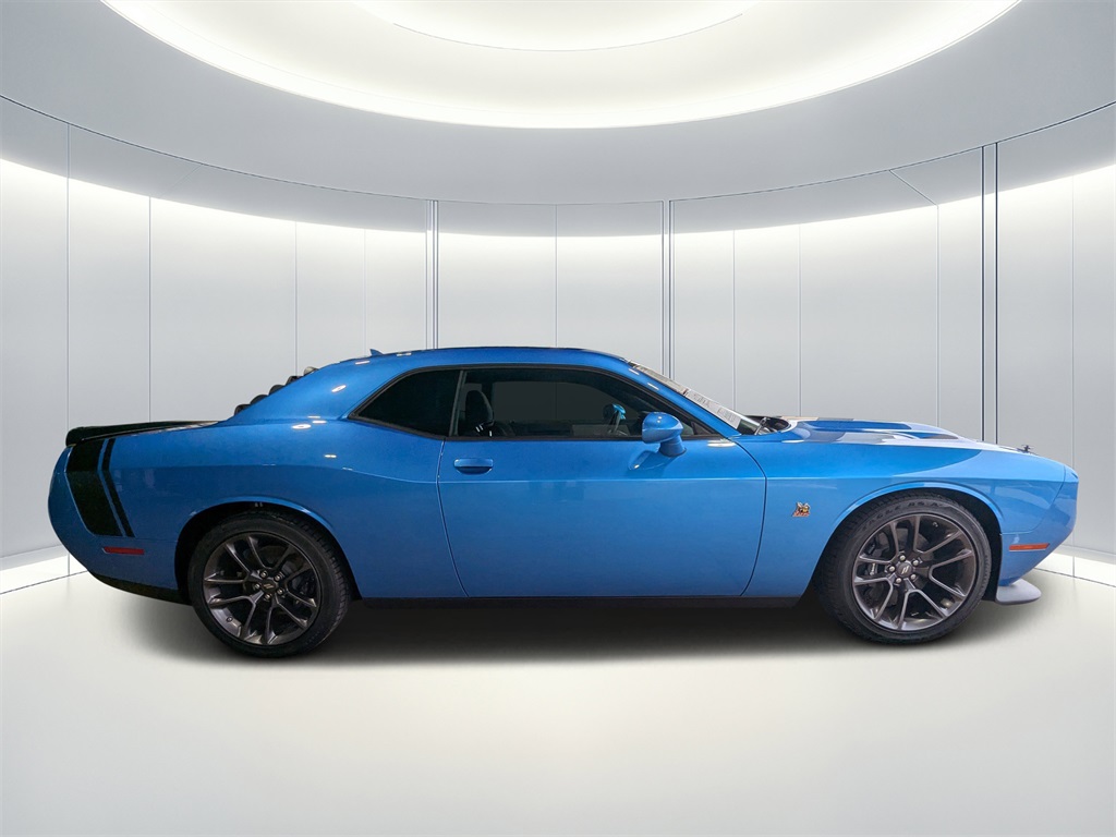 2023 Dodge Challenger R/T Scat Pack photo 2