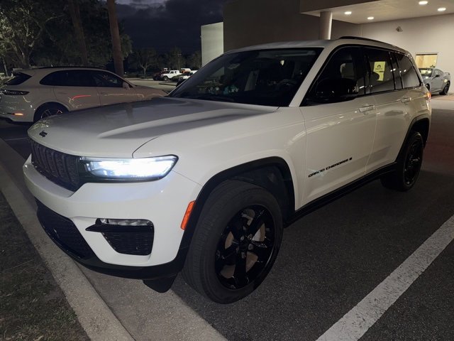 2023 Jeep Grand Cherokee Limited's photo