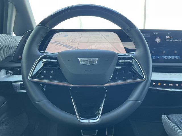 2025 Cadillac Optiq Luxury photo 6