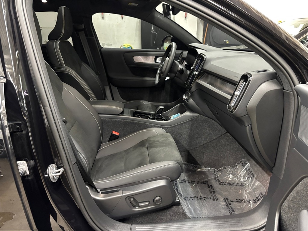 2023 Volvo C40 Recharge Plus photo 18