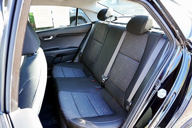 Used 2022 Black Kia S image 14