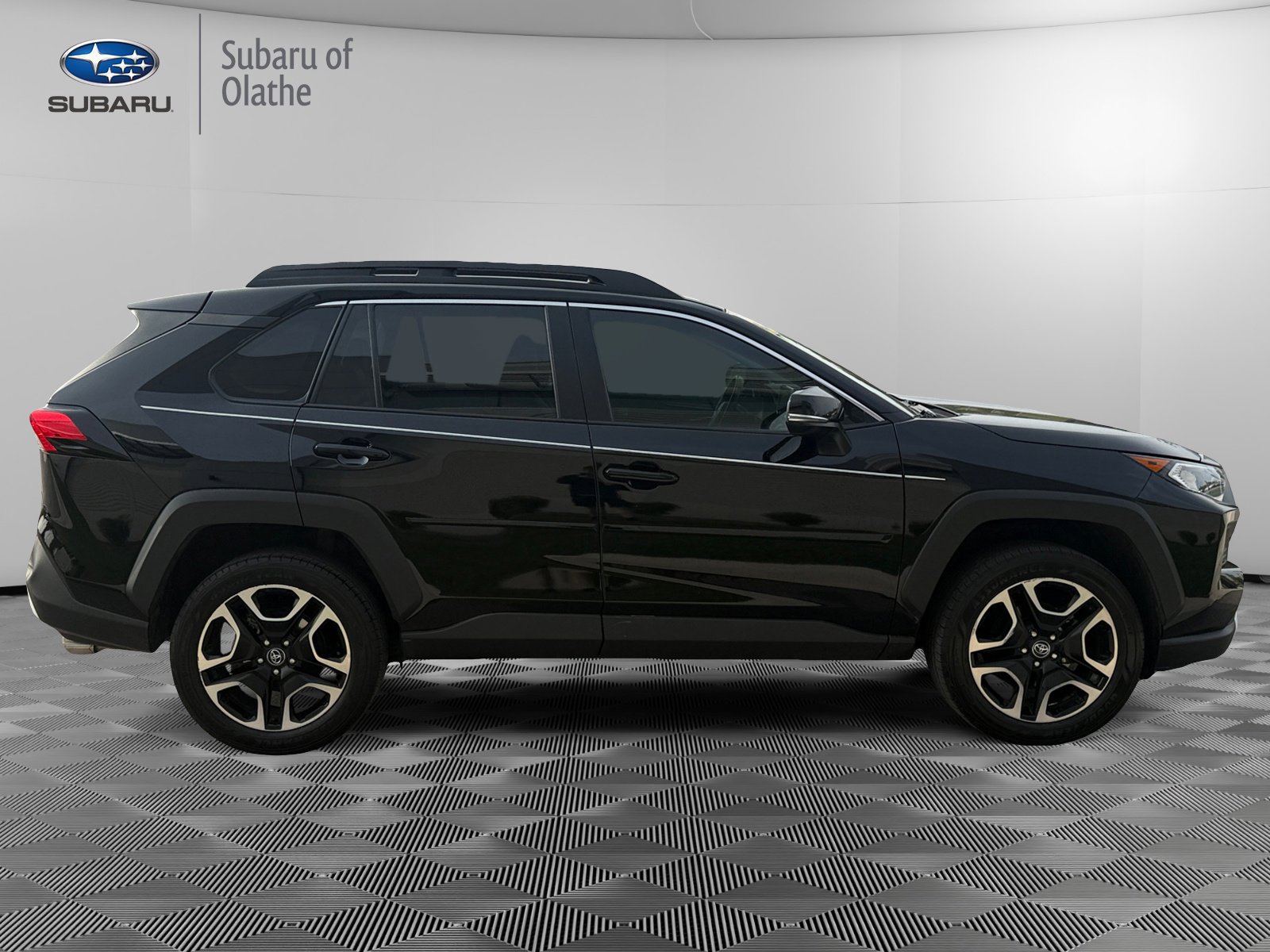 2020 Toyota RAV4 Adventure photo 9