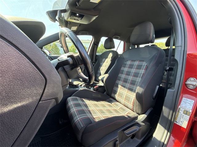 2020 Volkswagen Golf GTI S photo 14