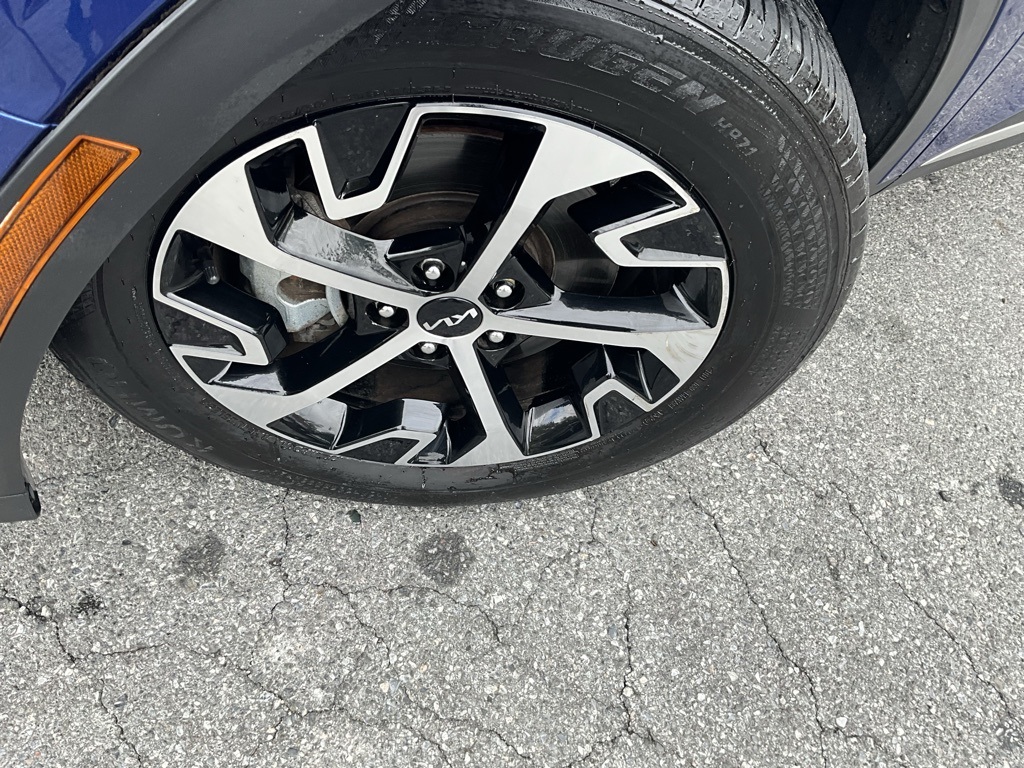 2023 Kia Sportage EX photo 2
