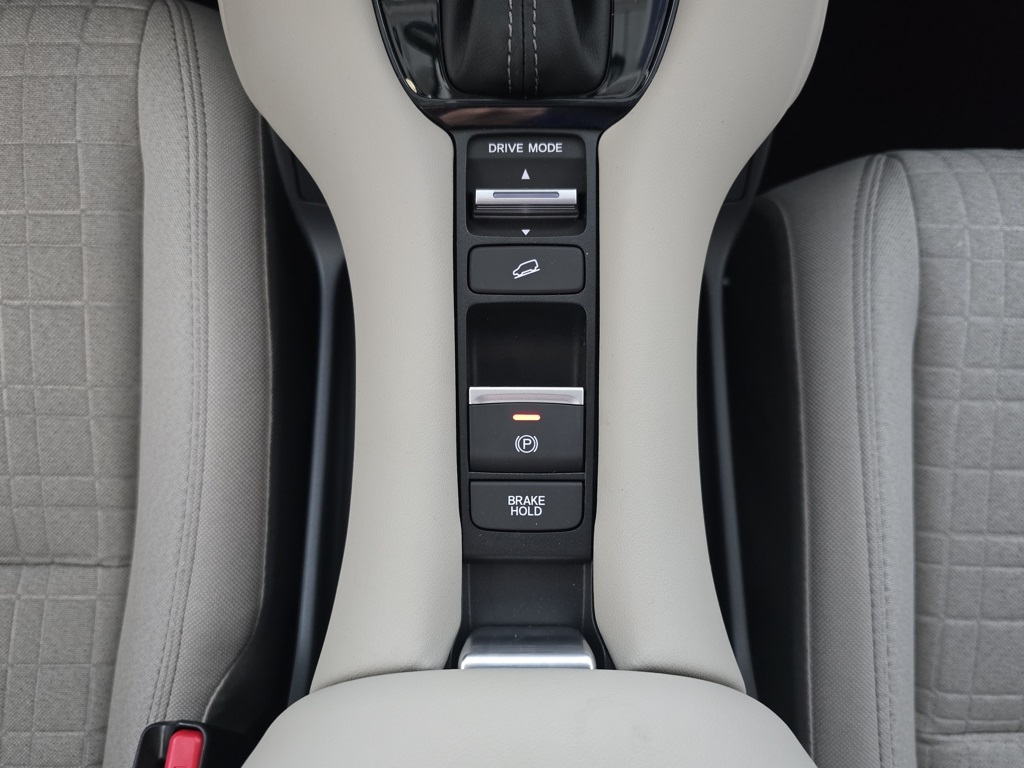 2026 Honda HR-V LX photo 28