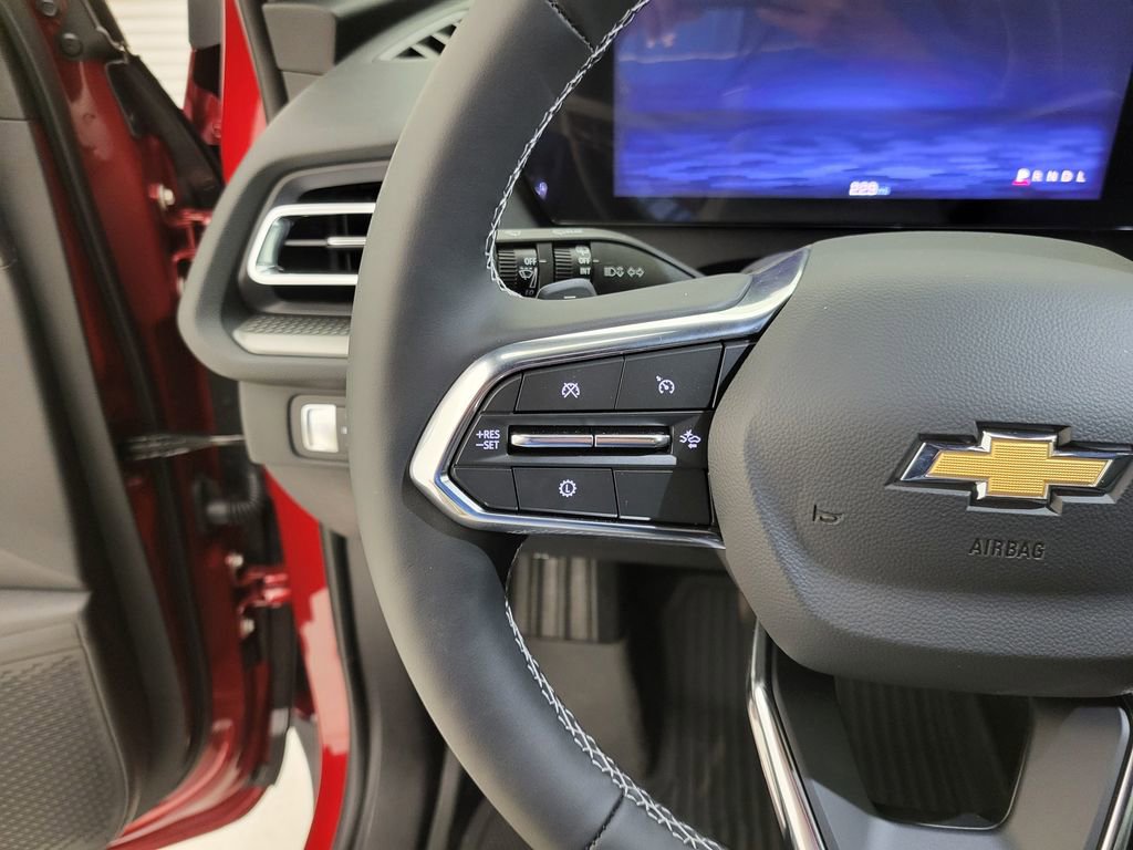 2025 Chevrolet Traverse photo 5