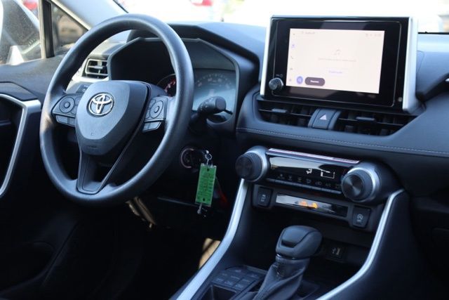 2024 Toyota RAV4 LE photo 27