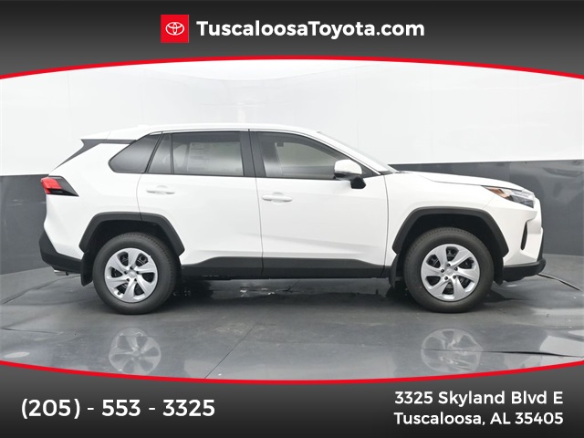 2025 Toyota RAV4 LE's photo