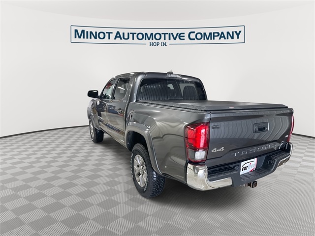 2018 Toyota Tacoma SR5 photo 2
