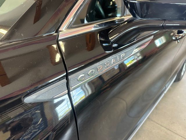 2022 Lincoln Corsair Standard photo 6