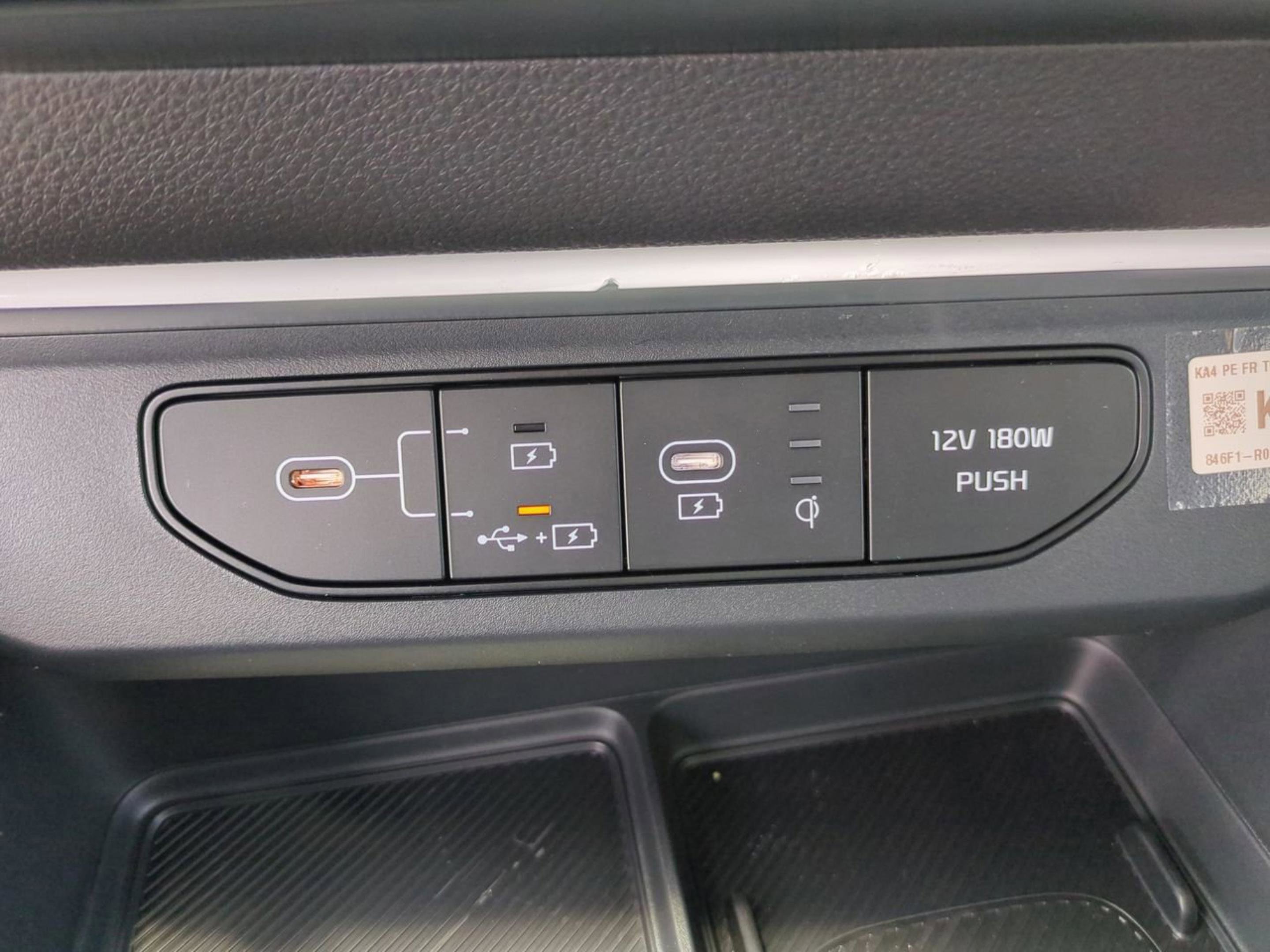 2026 Kia Carnival SX Prestige photo 11