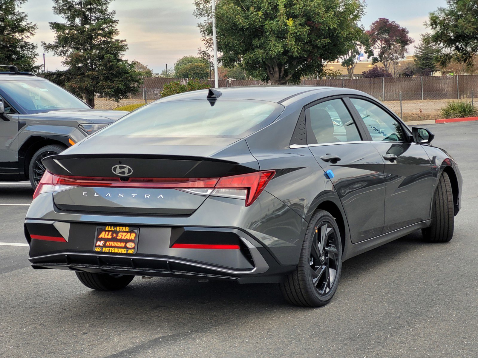 2026 Hyundai Elantra SEL Sport photo 3