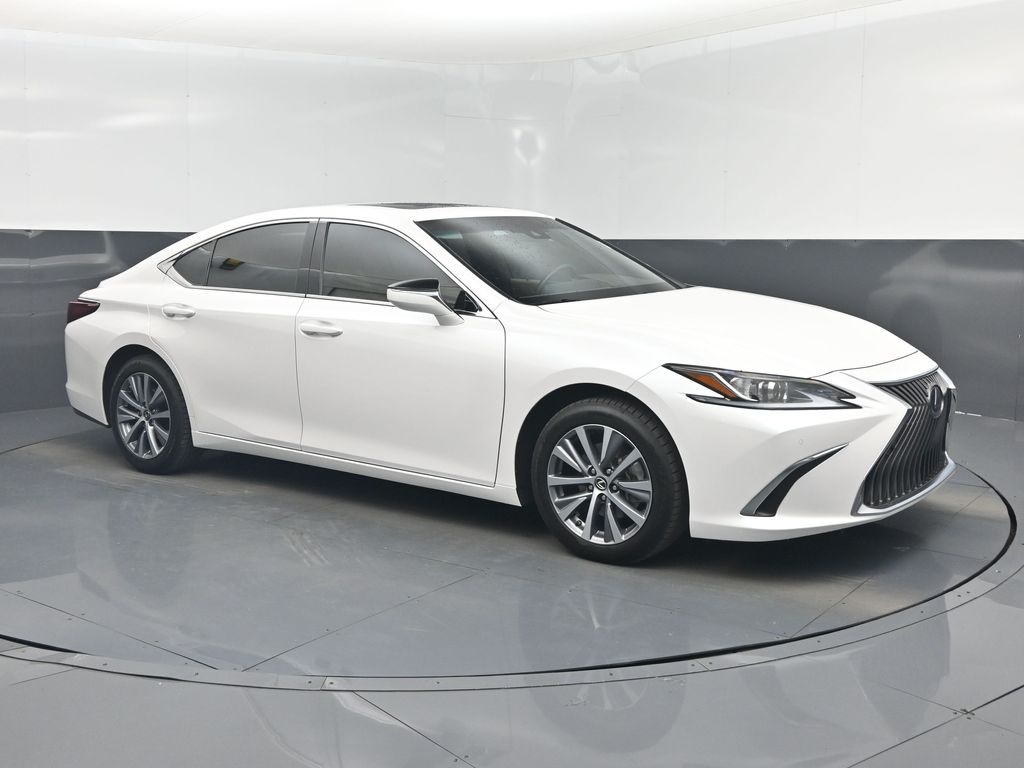2021 Lexus ES 350's photo