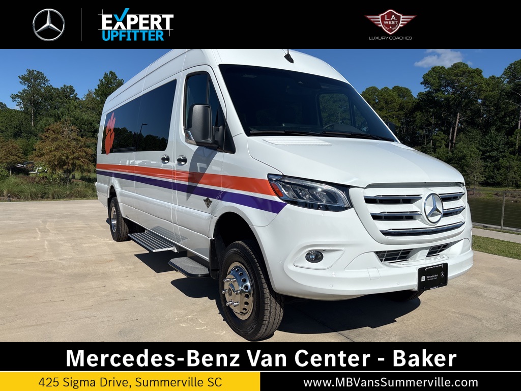 2024 Mercedes-Benz Sprinter Cargo Van Base's photo