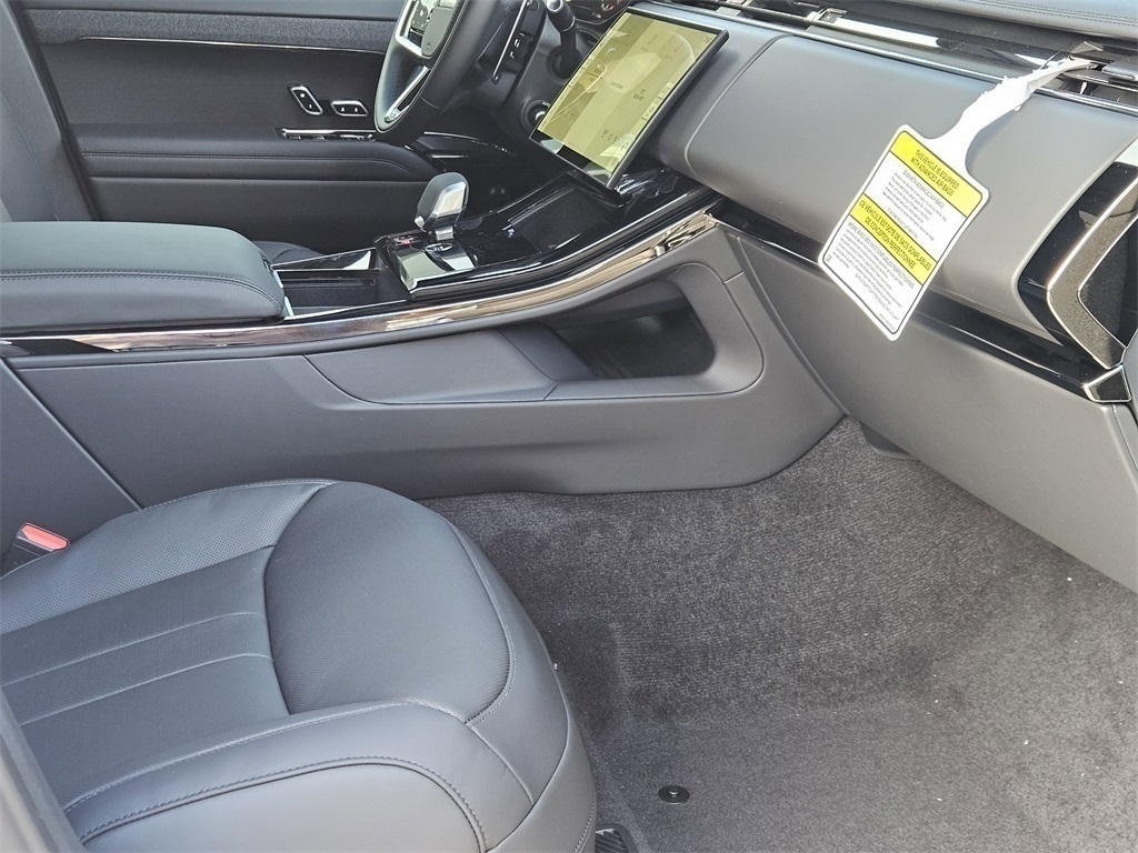 2025 Land Rover Range Rover Sport SE photo 11