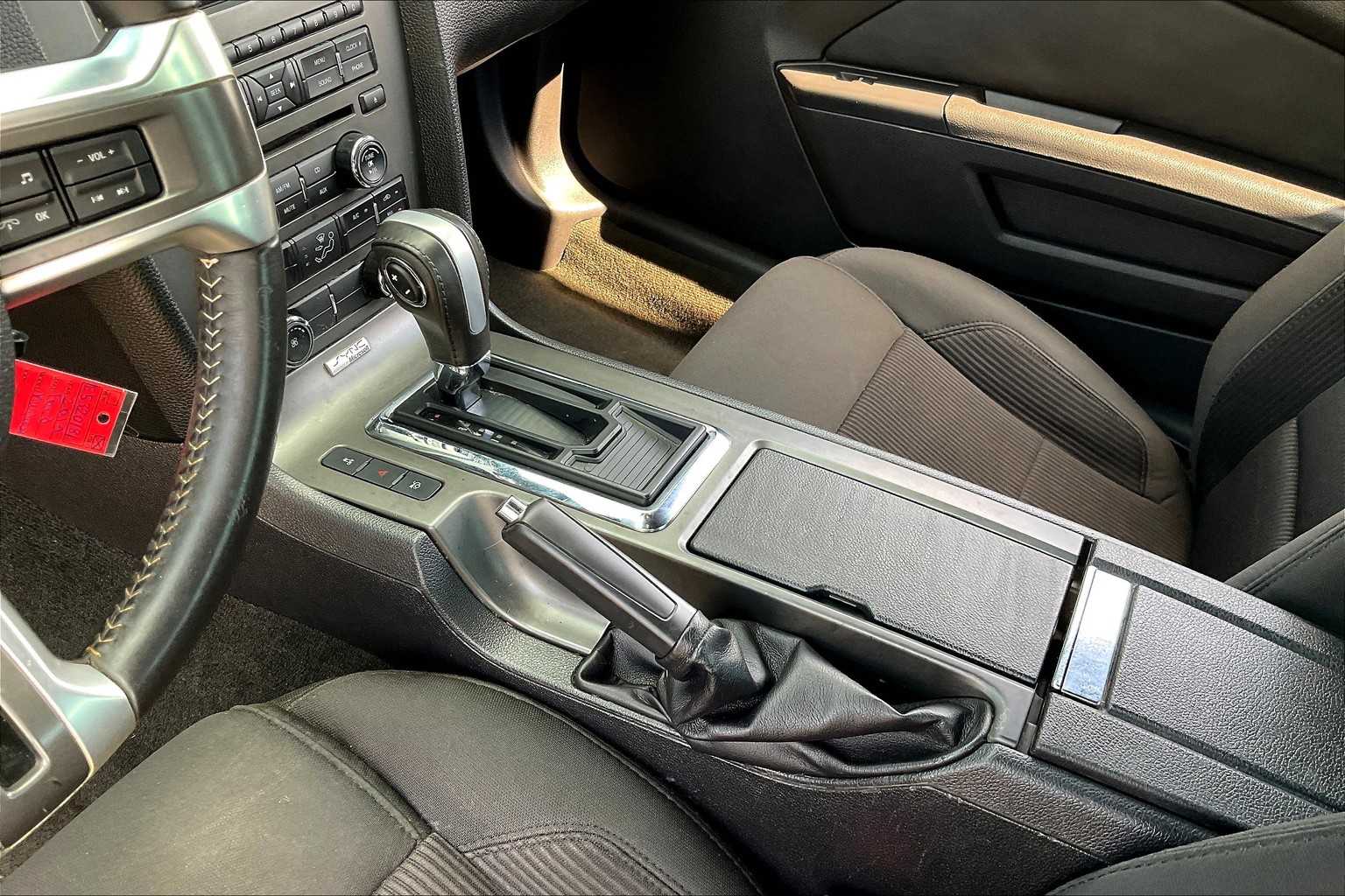 2014 Ford Mustang V6 photo 12