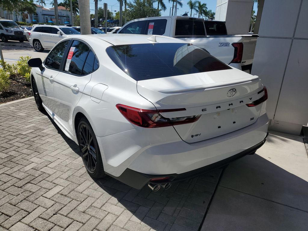 2025 Toyota Camry SE photo 6