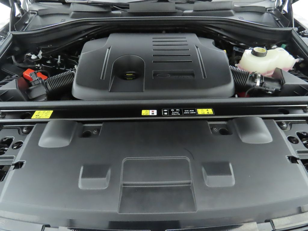 2025 Land Rover Range Rover Sport SE photo 24