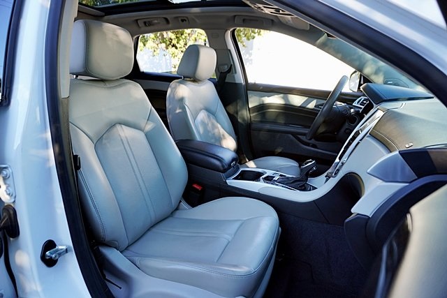 Used 2015 White Cadillac Premium image 11