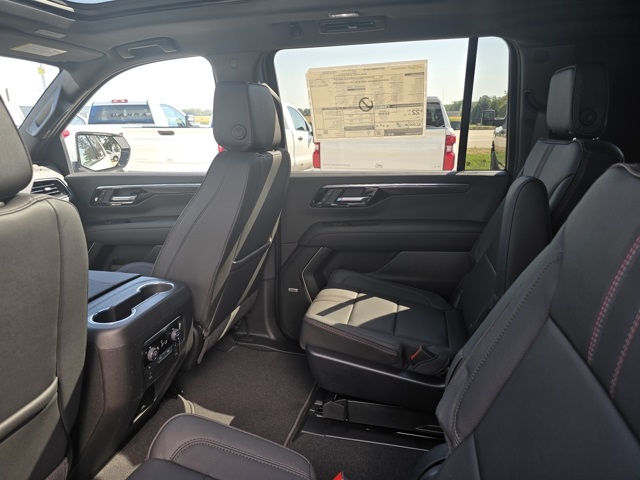 2025 Chevrolet Suburban RST photo 25