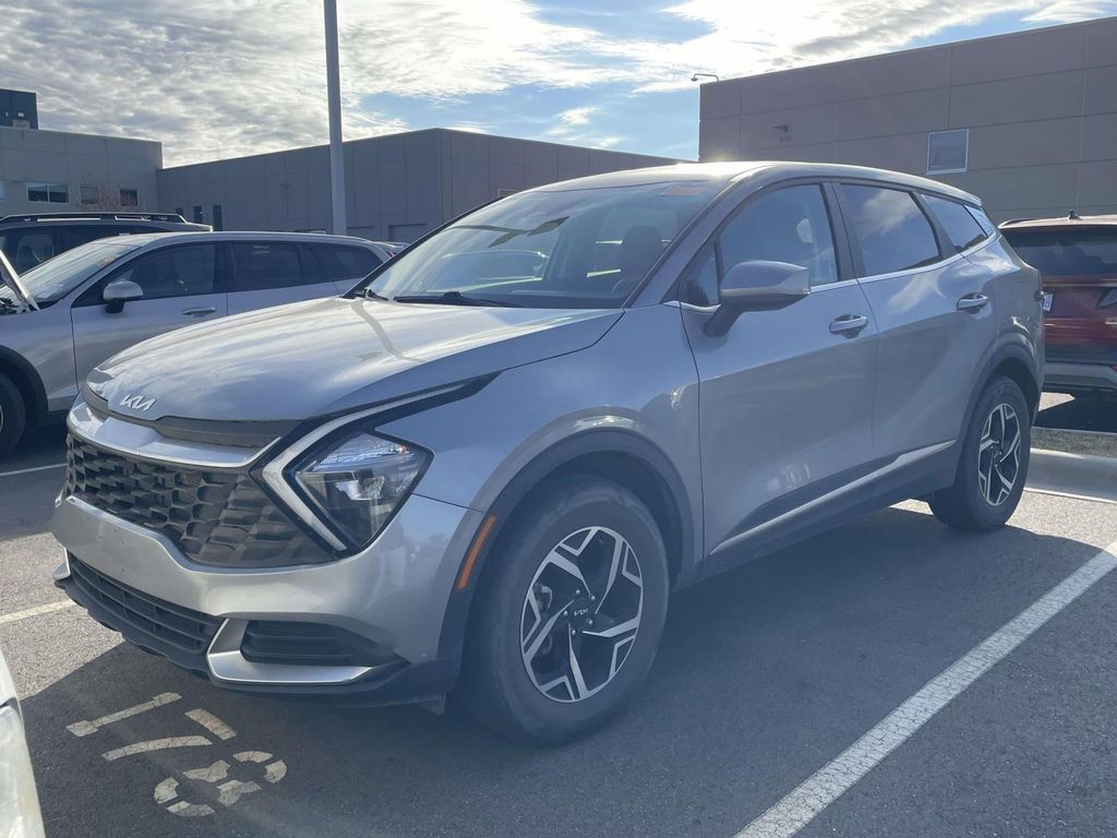 2023 Kia Sportage LX photo 2