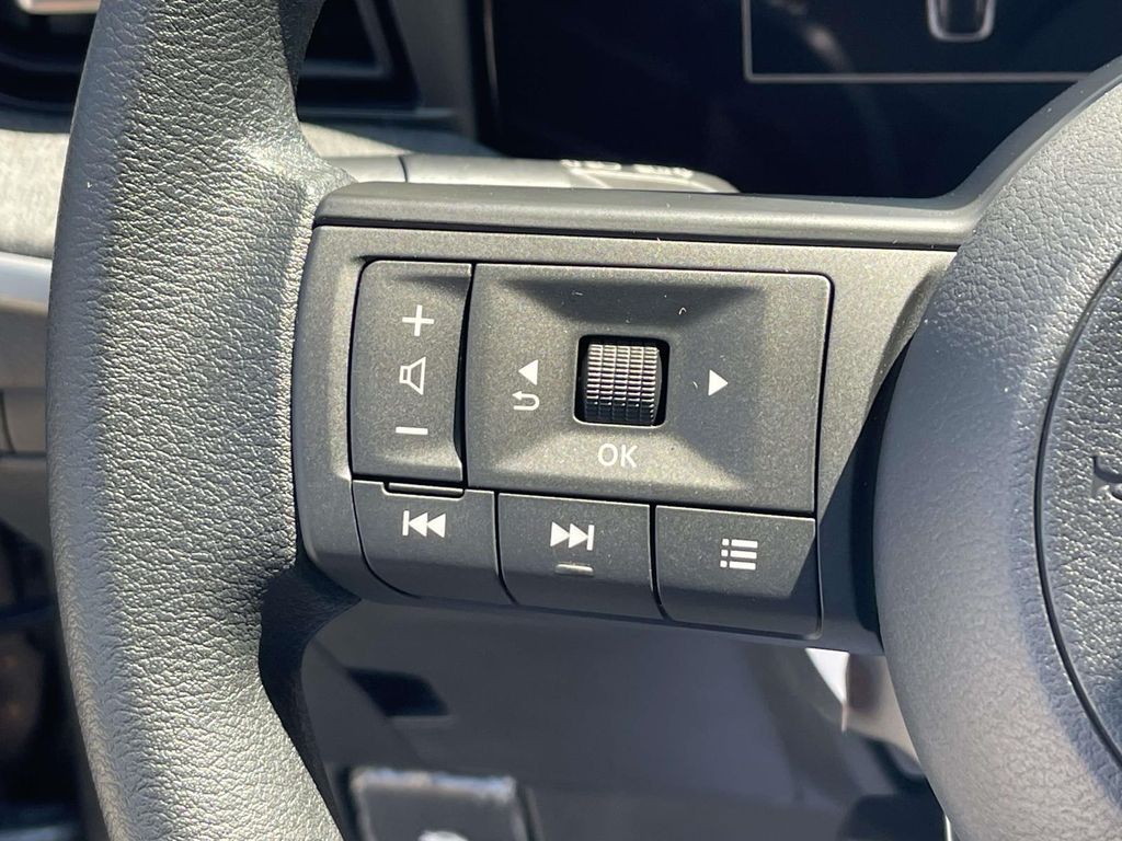 2026 Nissan Kicks SV photo 17