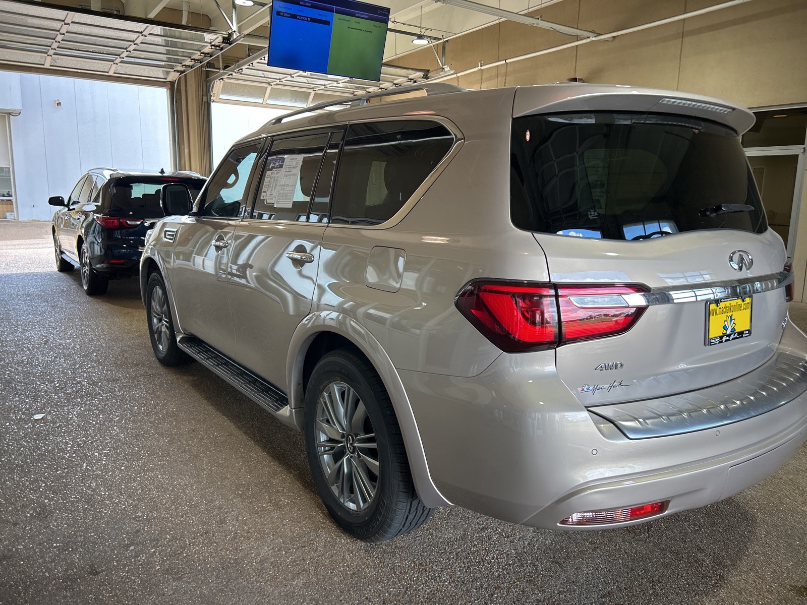 2021 Infiniti QX80 Luxe photo 40