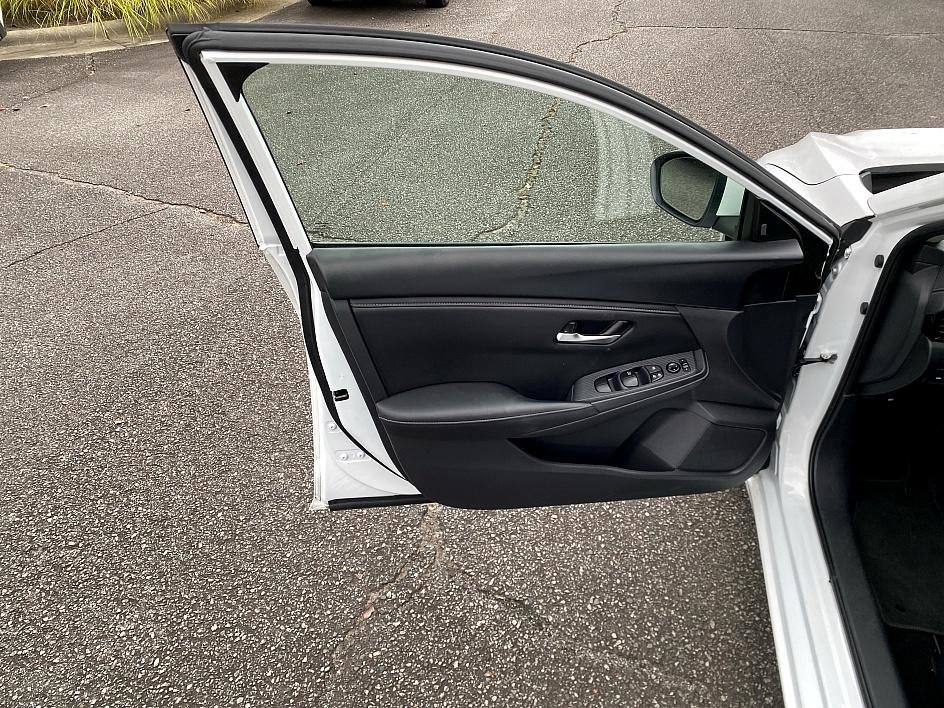 2024 Nissan Sentra SV photo 7