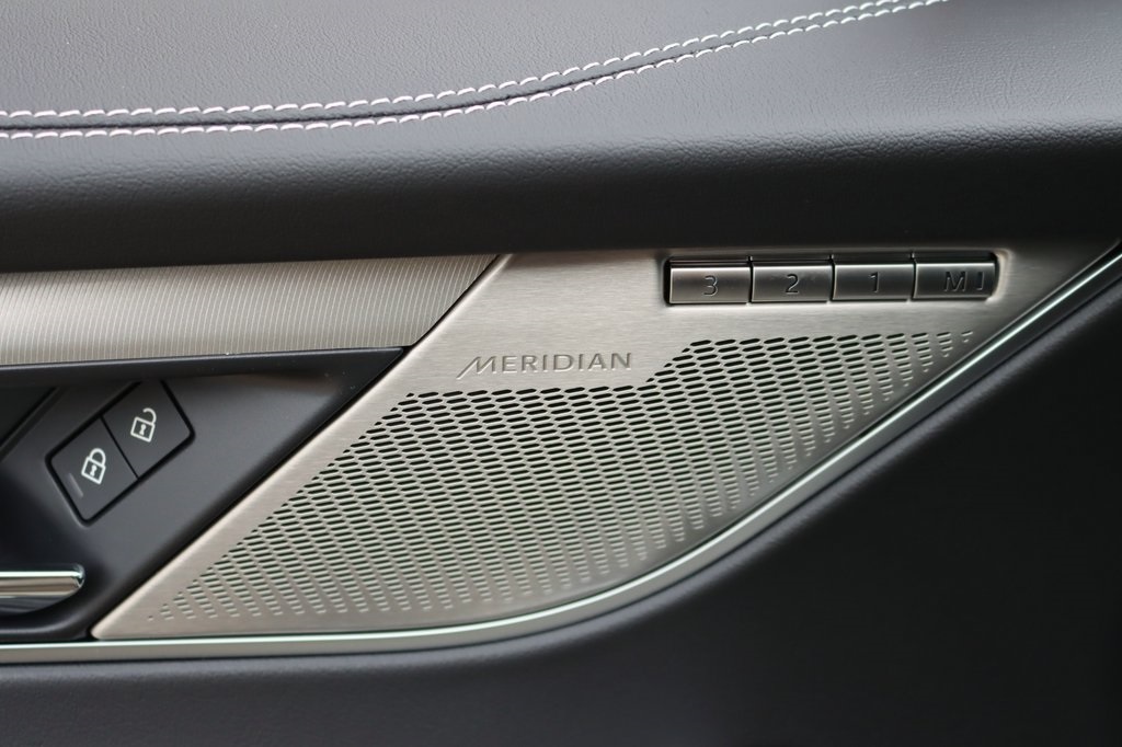 2026 JAGUAR F-PACE - Image 11