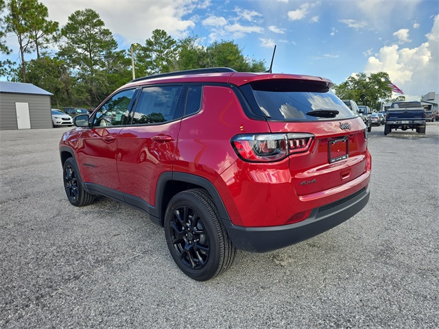 2025 Jeep Compass Latitude photo 3