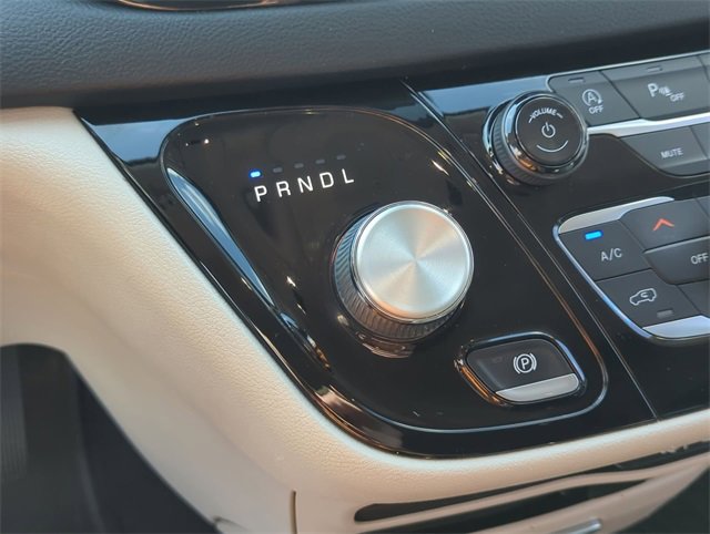2022 Chrysler Pacifica Touring L photo 7