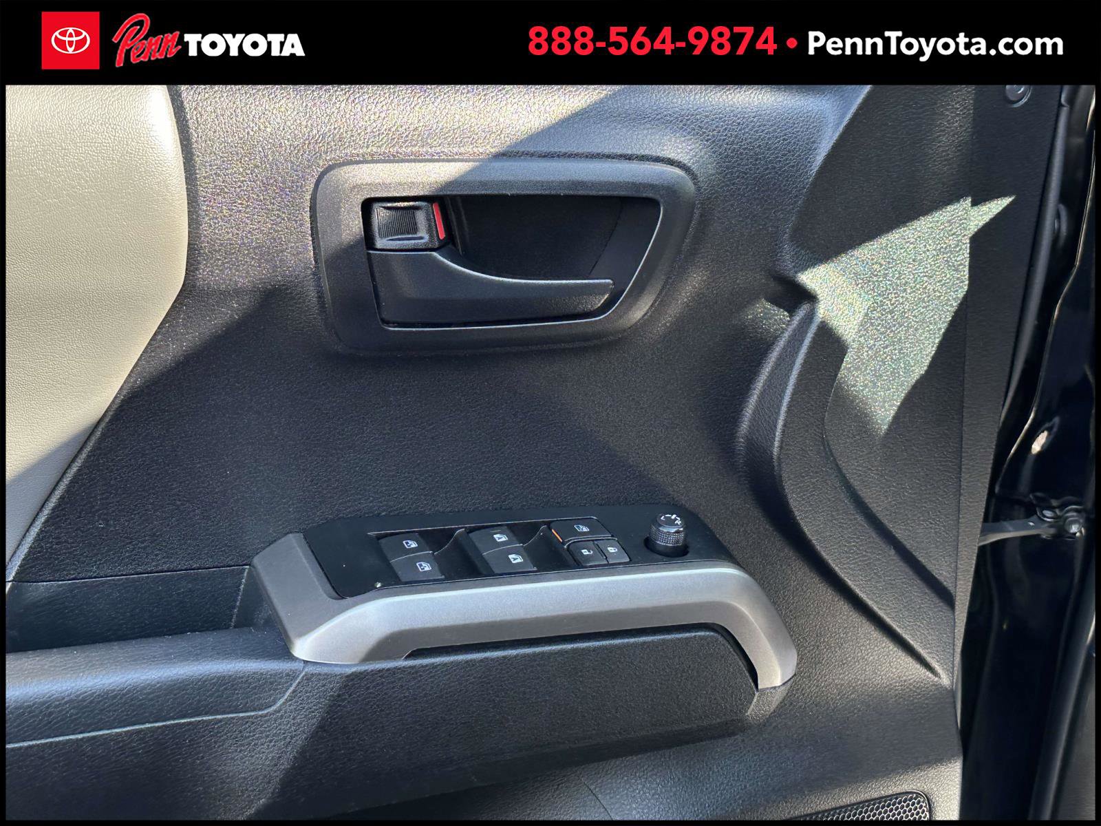 2023 Toyota Tacoma SR5 4x4 photo 13