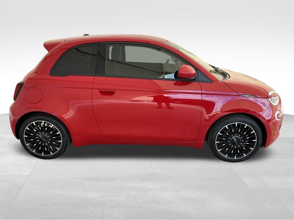 2024 Fiat 500e Red photo 3