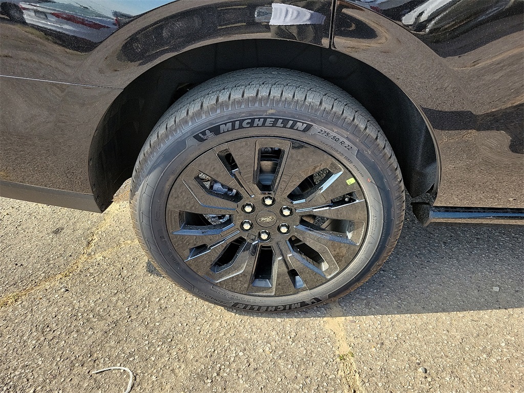 2025 Ford Expedition Platinum photo 7