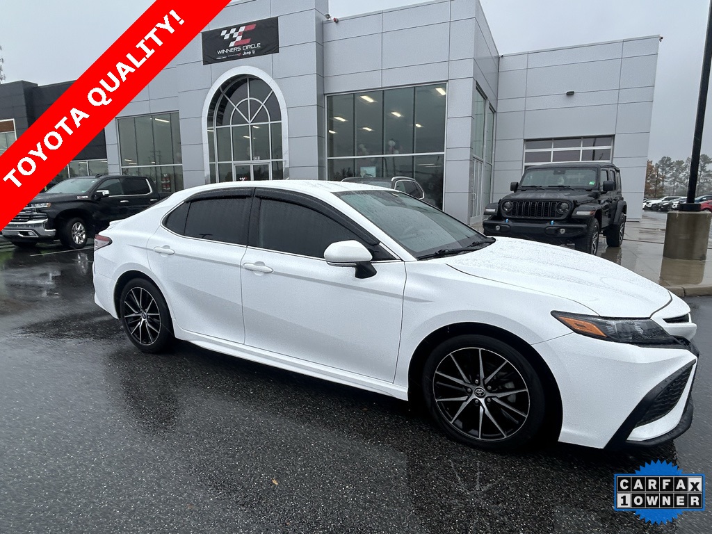 2022 Toyota Camry SE