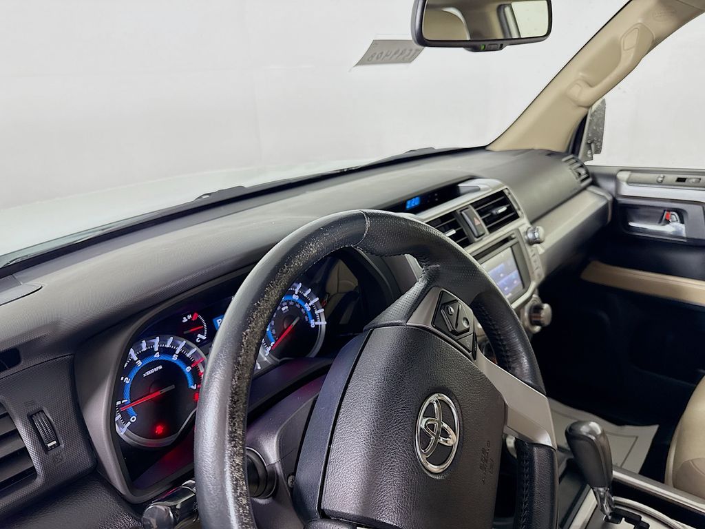 2015 Toyota 4Runner SR5 Premium photo 9